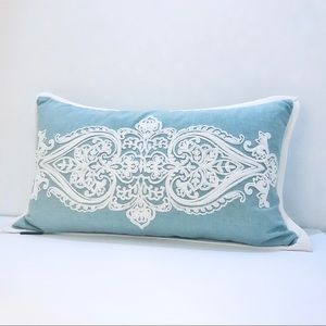 EnVogue Lumbar Pillow